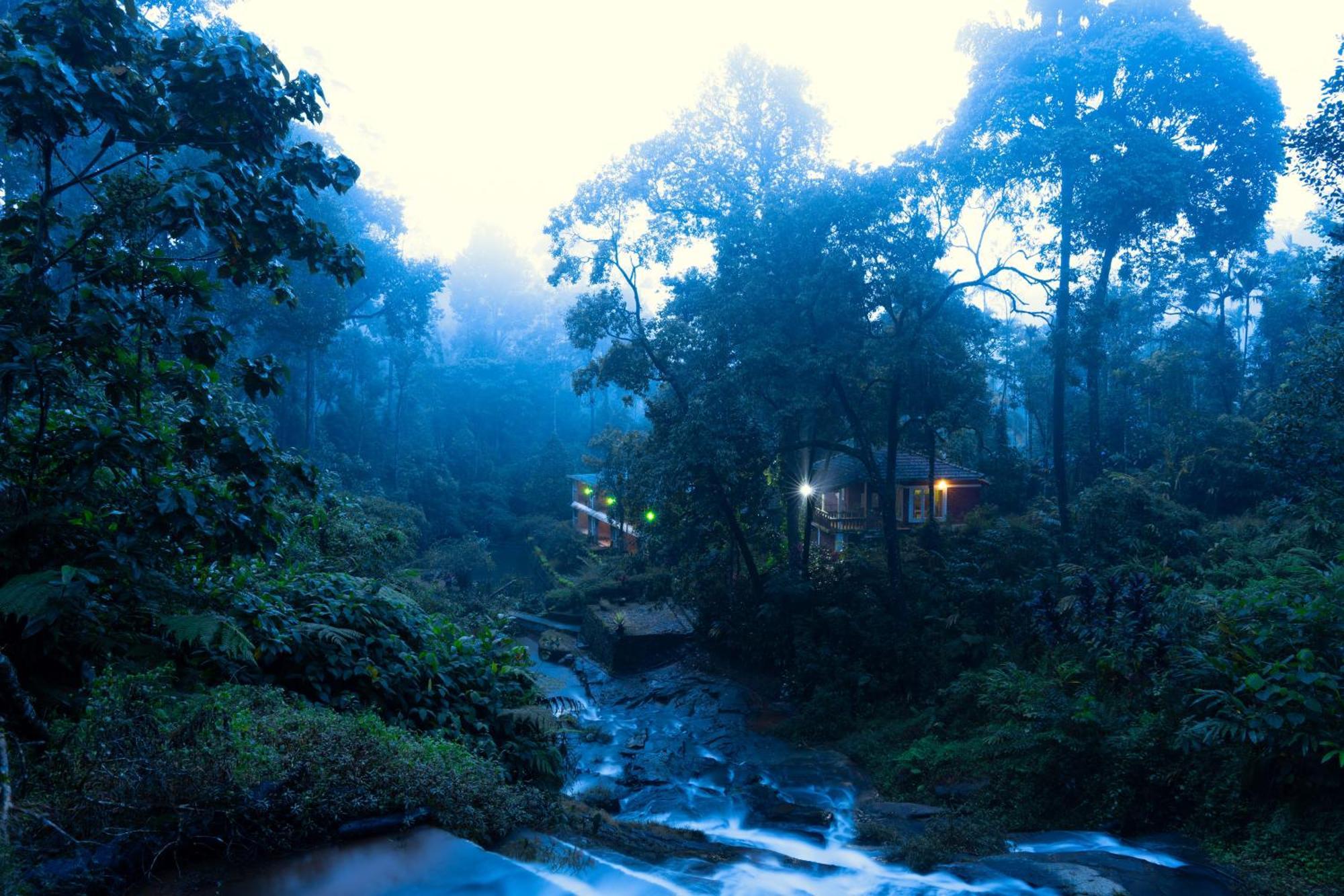 Falling Waters ムンナル エクステリア 写真