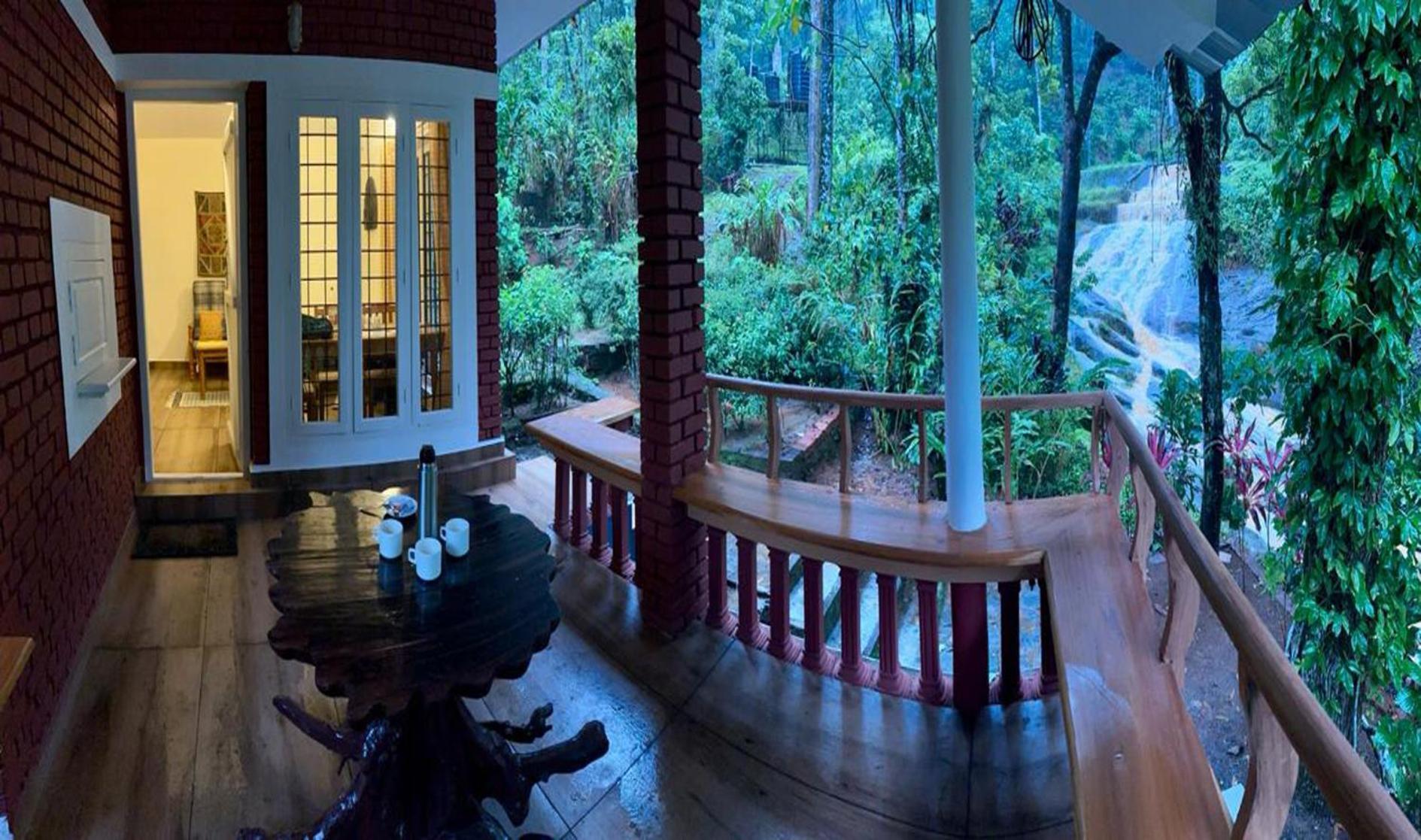 Falling Waters ムンナル エクステリア 写真